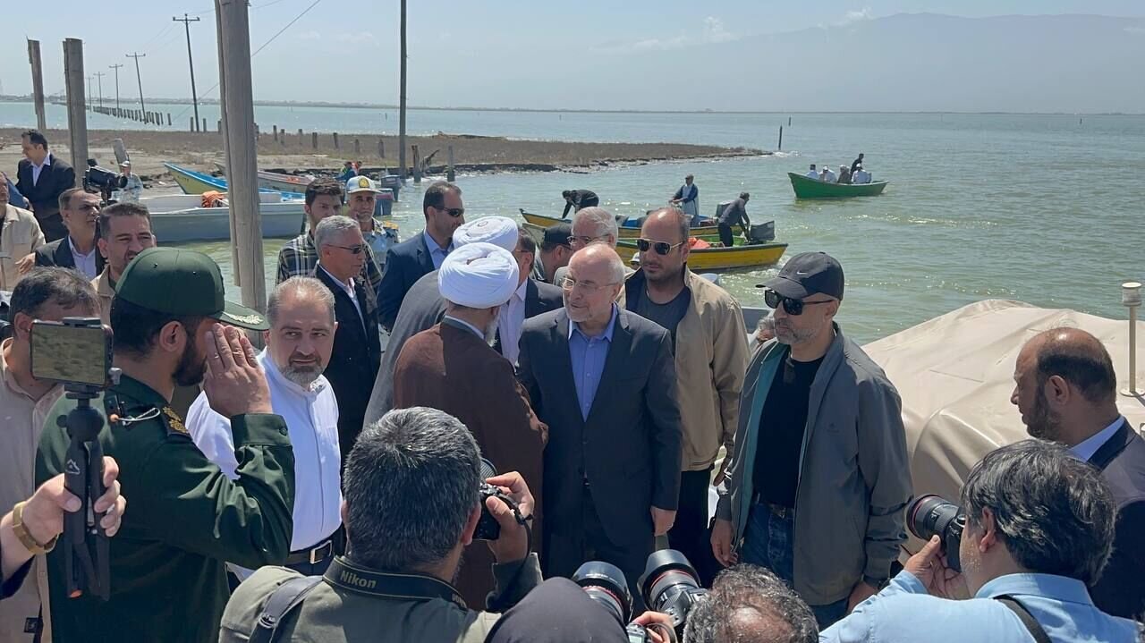 رئیس مجلس از تنها جزیره ایرانی دریای خزر بازدید کرد+تصویر