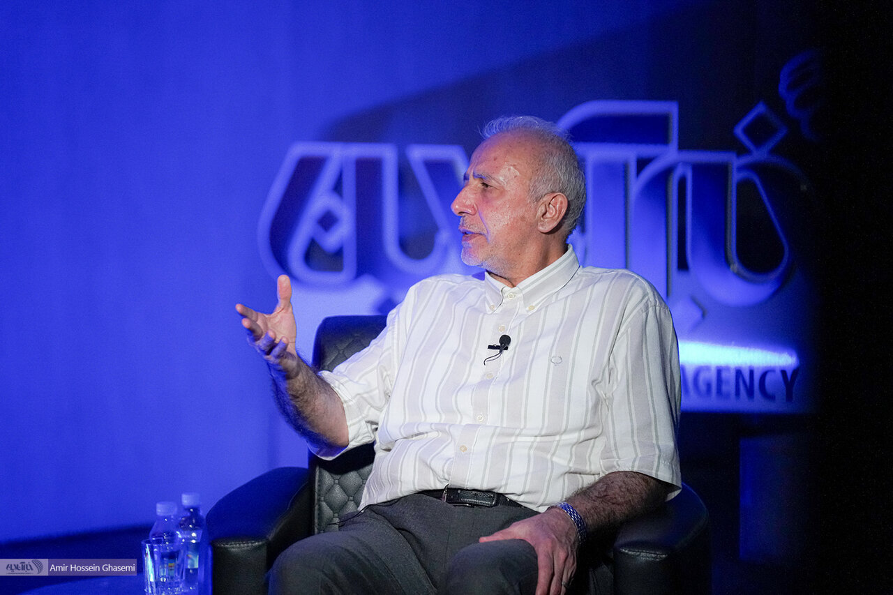 تکرار تاریخ یا فصل تازه؛ ایران و آمریکا؛ از بازرگان تا پزشکیان/ فواد ایزدی: جلیلی هم بود مذاکره می شد/ متقی: مذاکره، به اراده رئیس جمهور نیست