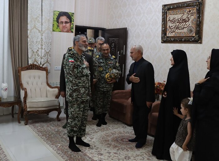 بازدید فرمانده کل ارتش از گروه پدافند هوایی آبدانان و ارزیابی آمادگی دفاعی این یگان/ حضور در منزل دانشمند هسته‌ ای+تصویر