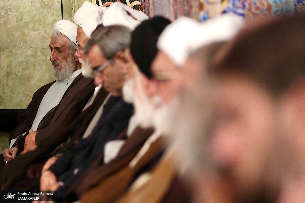 چهره غمگین خانوادههای ابراهیم رئیسی و امیرعبداللهیان در مراسم سالگرد/ مخبر کنار علم الهدی نشست/ وزیر اطلاعات و سردار قاآنی هم بودند+ تصاویر