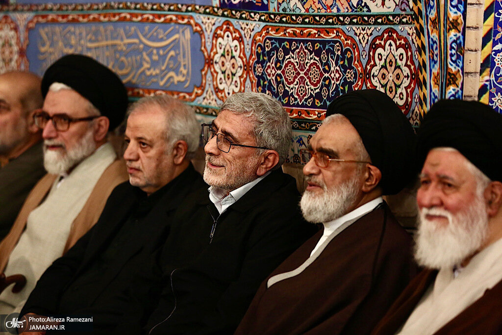 چهره غمگین خانوادههای ابراهیم رئیسی و امیرعبداللهیان در مراسم سالگرد/ مخبر کنار علم الهدی نشست/ وزیر اطلاعات و سردار قاآنی هم بودند+ تصاویر