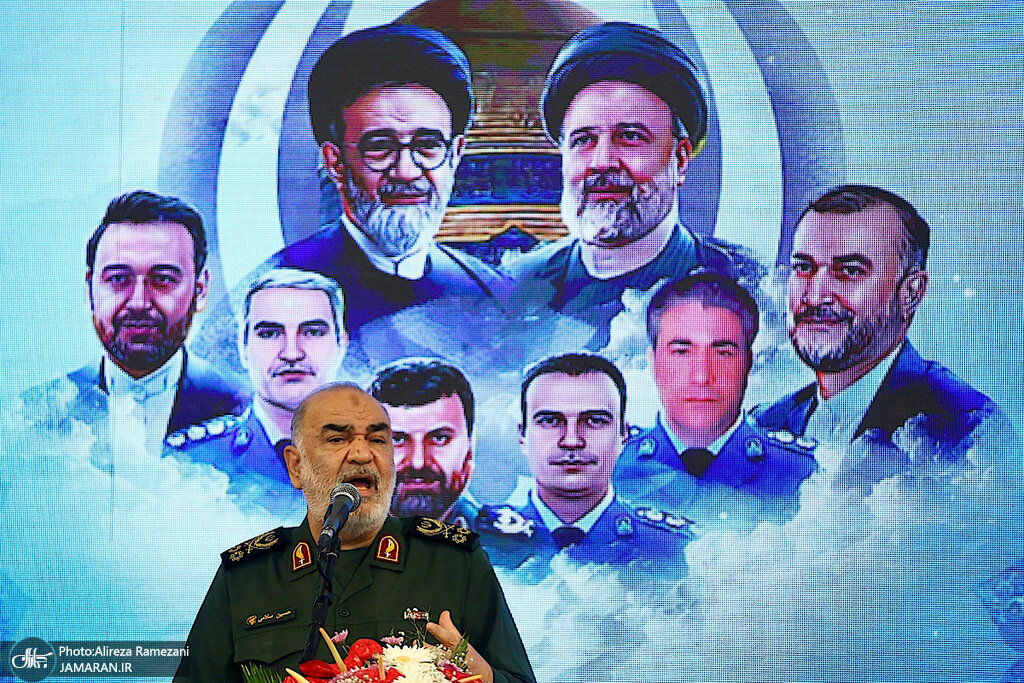 چهره غمگین خانوادههای ابراهیم رئیسی و امیرعبداللهیان در مراسم سالگرد/ مخبر کنار علم الهدی نشست/ وزیر اطلاعات و سردار قاآنی هم بودند+ تصاویر
