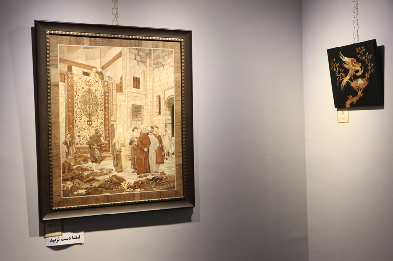 نمایشگاه معرق با عنوان "سحر چوب" در سمنان