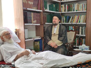 تصاویری از عیادت سید حسن خمینی از آیت الله نوری همدانی