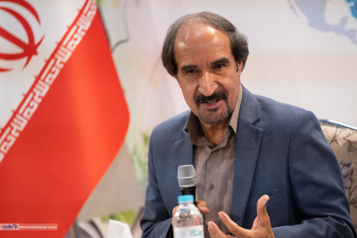 نشست «روسیه در عصر پوتین» و رونمایی از دو کتاب عباس ملکی در نمایشگاه کتاب
