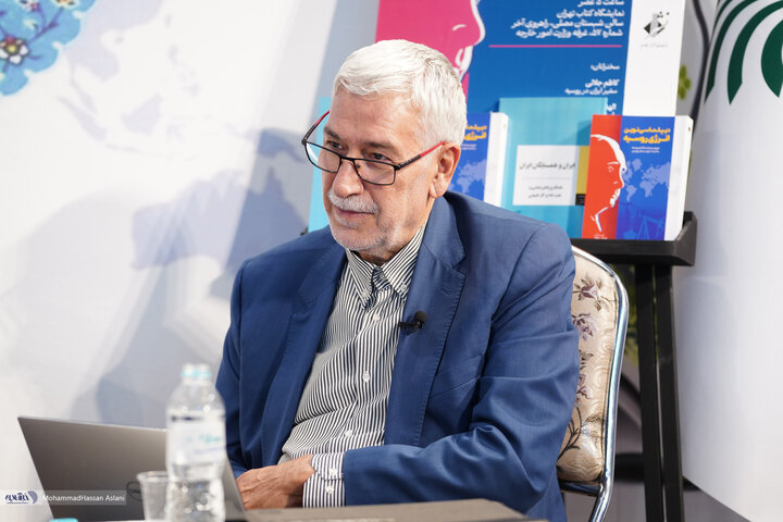 نشست «روسیه در عصر پوتین» و رونمایی از دو کتاب عباس ملکی در نمایشگاه کتاب