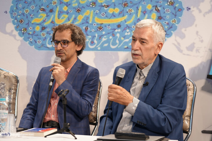 نشست «روسیه در عصر پوتین» و رونمایی از دو کتاب عباس ملکی در نمایشگاه کتاب