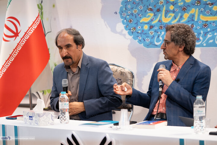 نشست «روسیه در عصر پوتین» و رونمایی از دو کتاب عباس ملکی در نمایشگاه کتاب