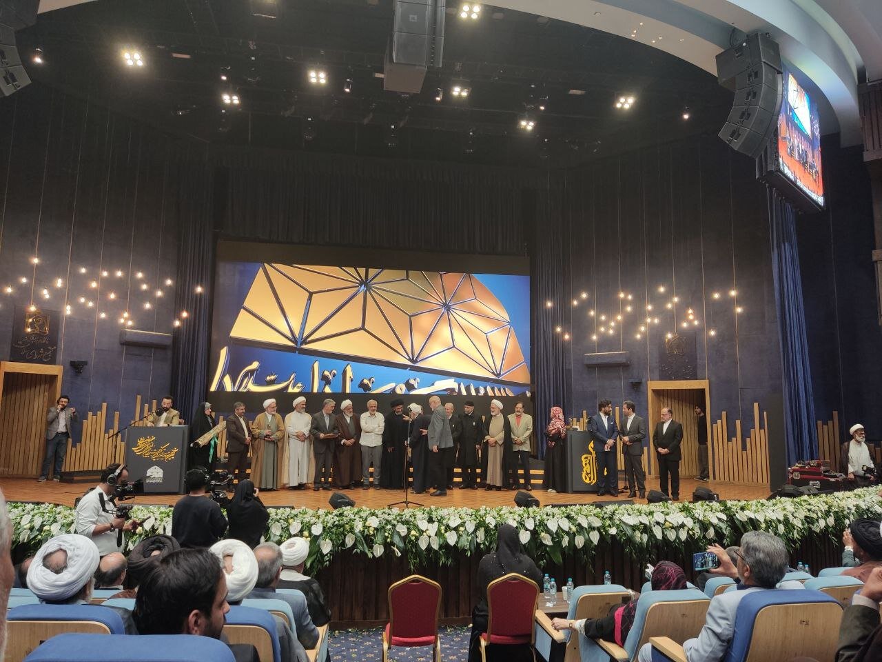 ایران بیش از هر زمان دیگر به منطق گفتگومحوری امام رضا نیاز دارد