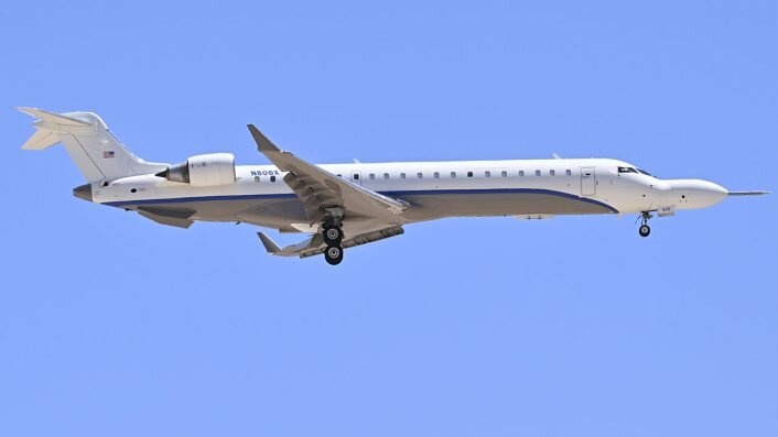 آیا آمریکا سلاح محرمانهاش را لو داد؟ /اولین تصویر واقعی از موشک AIM-۲۶۰ در آسمان نوادا