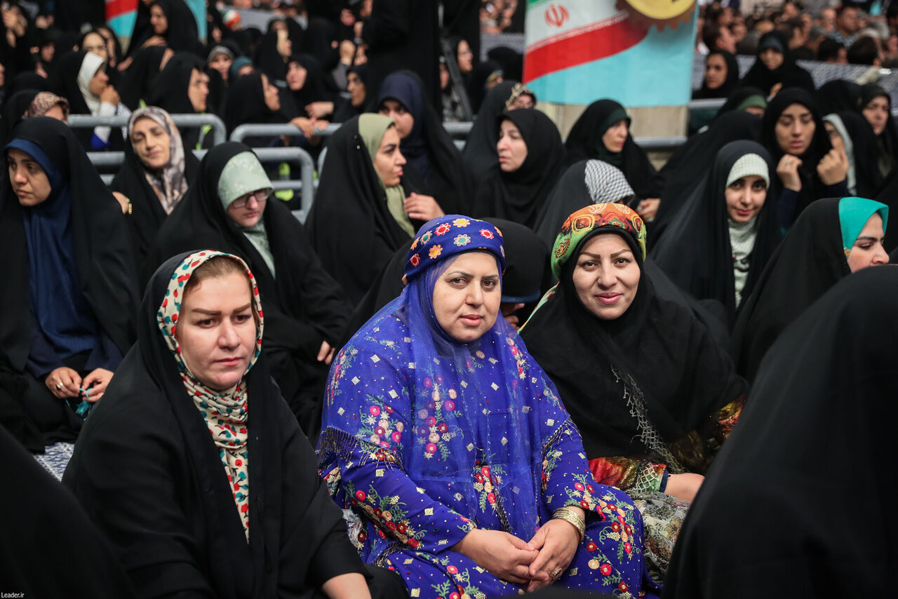 واکنش کارگران به ادعای تغییر نام خلیج فارس در دیدار با رهبر انقلاب/ کدام یک از اعضای هیات رئیسه مجلس حضور داشتند؟