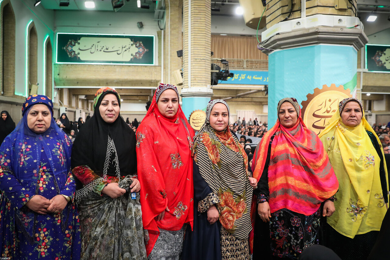 واکنش کارگران به ادعای تغییر نام خلیج فارس در دیدار با رهبر انقلاب/ کدام یک از اعضای هیات رئیسه مجلس حضور داشتند؟