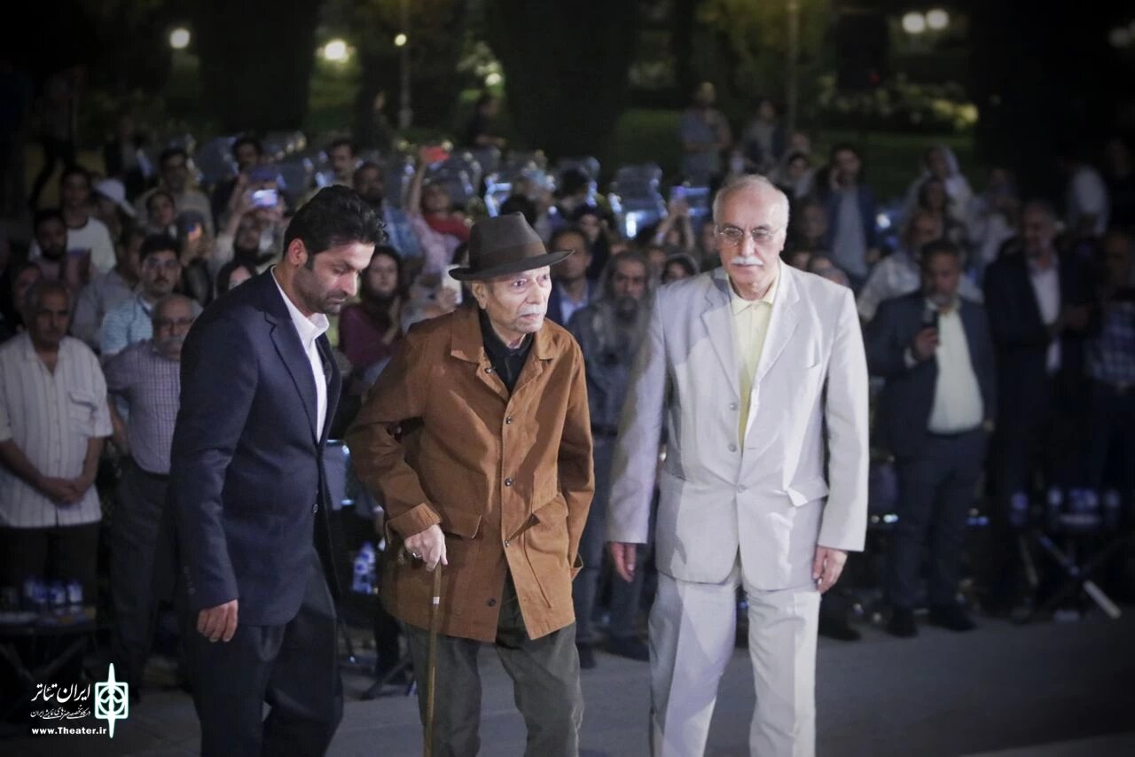 علی نصیریان: متأسفانه سینمای امروز به سمت سرگرمیسازی صرف حرکت کرده است/ آیین تکریم داریوش مودبیان برگزار شد