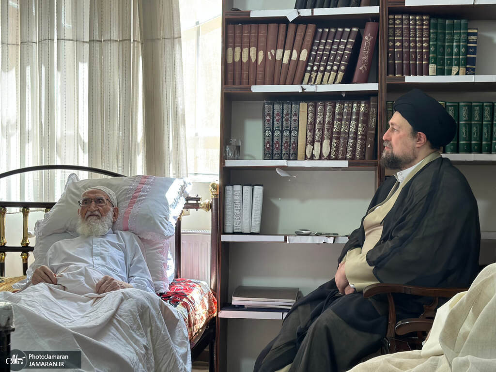 تصاویری از عیادت سید حسن خمینی از آیت الله نوری همدانی
