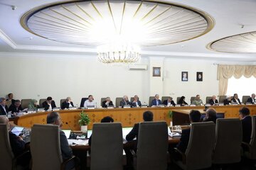 این وزیر پزشکیان با لباس نظامی به جلسه هیئت دولت رفت+ عکس