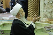 ببینید | حضور آیت‌الله مکارم شیرازی در مسجد جمکران