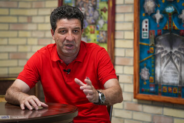 پرسپولیس از لحاظ بازیکن از استقلال، سپاهان و تراکتور عقب است/ مدیران باشگاه ها خودشان بیشتر به حاشیه علاقهمندند پرسپولیس از لحاظ بازیکن از استقلال، سپاهان و تراکتور عقب است/ مدیران باشگاه ها خودشان بیشتر به حاشیه علاقهمندند