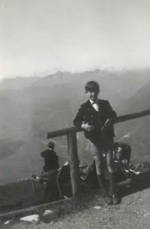 من همسایه هیتلر بودم/ شاید تنها شاهد زندهای باشم که هیتلر را مستقیما دیده