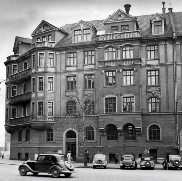 من همسایه هیتلر بودم/ شاید تنها شاهد زندهای باشم که هیتلر را مستقیما دیده