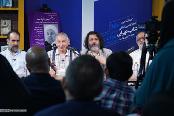 صادق زیباکلام، رضا امیرخانی و حسام آشنا در مراسم کتاب « در مَعیت پرزیدنت»