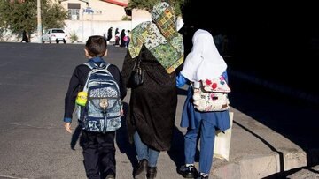 ۶ صبح دولتی‌ها کابوس جدید مادران؛ بچه‌ها خوابالو مدرسه می‌روند