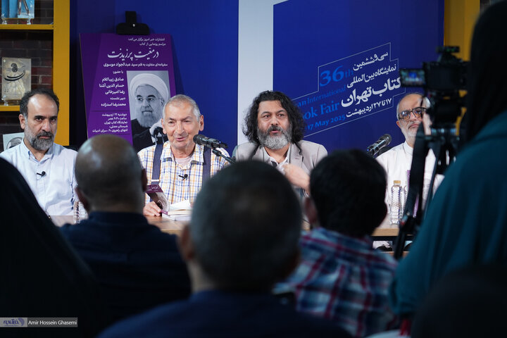 صادق زیباکلام، رضا امیرخانی و حسام آشنا در مراسم کتاب « در مَعیت پرزیدنت»