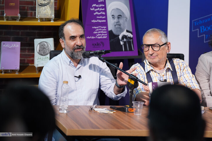 صادق زیباکلام، رضا امیرخانی و حسام آشنا در مراسم کتاب « در مَعیت پرزیدنت»
