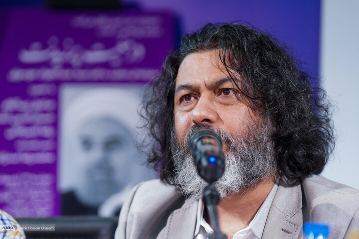 صادق زیباکلام، رضا امیرخانی و حسام آشنا در مراسم کتاب « در مَعیت پرزیدنت»
