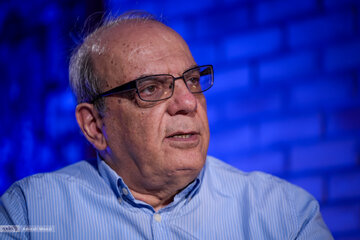 عباس عبدی به پزشکیان: حاضرید هزار تومان به برگزاری ۱۲۰ هزار مراسم برای آقای رئیسی کمک کنید؟/ این برنامه ها به زیان آن مرحوم است عباس عبدی به پزشکیان: حاضرید هزار تومان به برگزاری ۱۲۰ هزار مراسم برای آقای رئیسی کمک کنید؟/ این برنامه ها به زیان آن مرحوم است