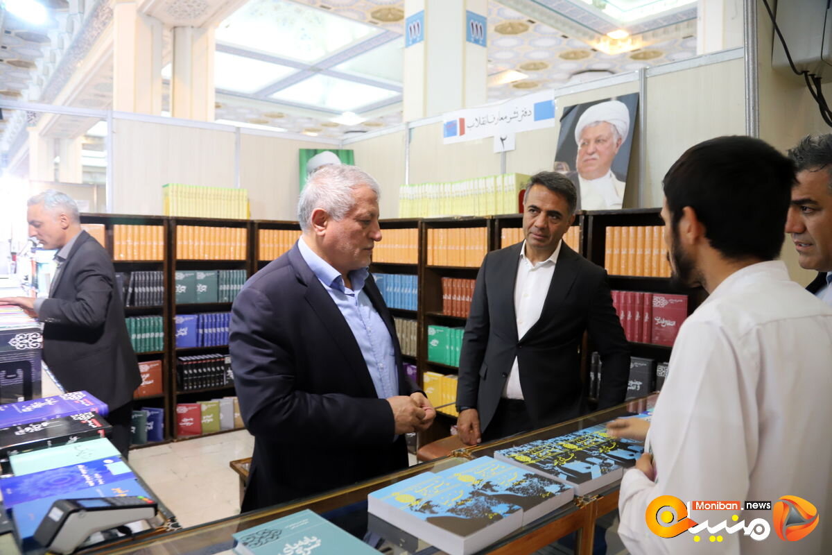 تصاویری از حضور فرزند ارشد مرحوم هاشمی رفسنجانی در نمایشگاه کتاب