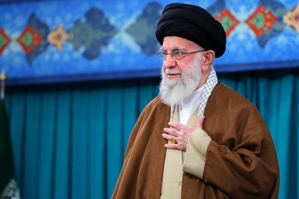 واکنش رهبر انقلاب به سخنان رئیسجمهور آمریکا؛ لایق جواب دادن نیست/ به کوریِ چشم دشمنان، هر روز بر قدرت خودمان و قدرت کشور انشاءالله اضافه خواهیم کرد