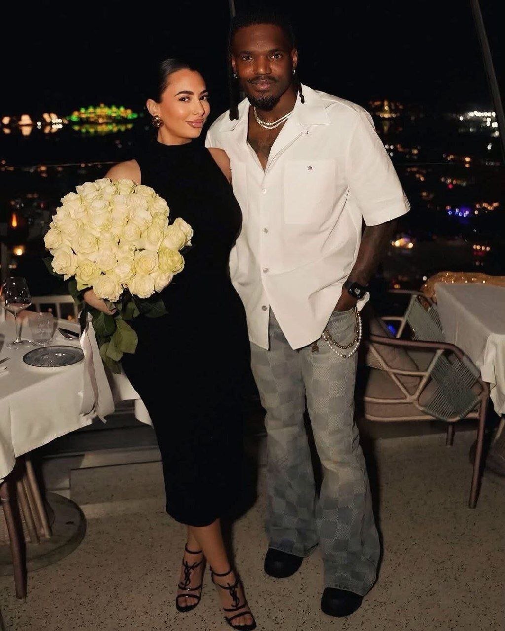 عکس| قرار عاشقانه ستاره جدید پرسپولیس در یک شب رویایی