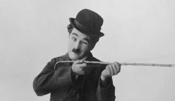 چارلی چاپلین: نامادریام فریاد زد «اینجا خانه تو نیست»! چارلی چاپلین: نامادریام فریاد زد «اینجا خانه تو نیست»!