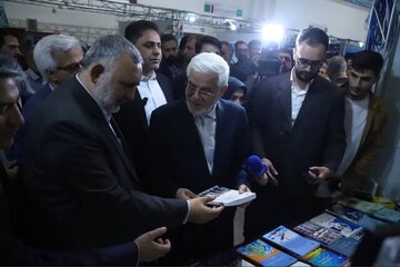 عارف: تامین کاغذ مورد نیاز کتب درسی یک الزام است