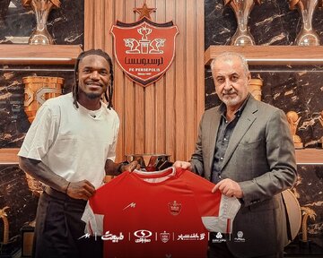 عکس | اولین تصویر از بیفوما با لباس پرسپولیس عکس | اولین تصویر از بیفوما با لباس پرسپولیس