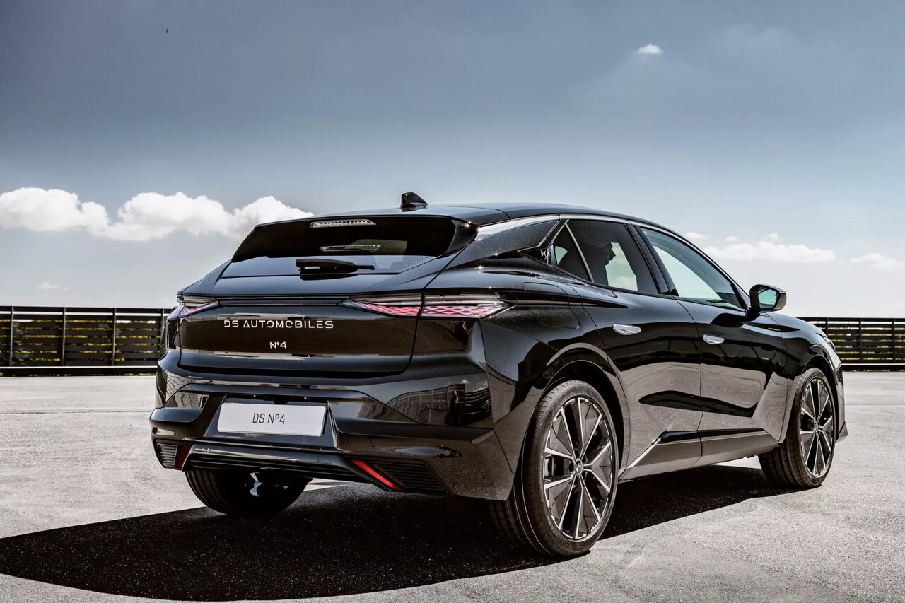 رونمایی از ماشین لوکس فرانسوی با یک طراحی متفاوت / عکس