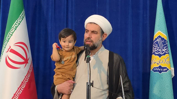 این امام جمعه با فرزندش به ایراد خطبه پرداخت+عکس