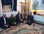 پیمان جبلی به دیدار خانواده‌های داغ دیده حادثه بندرعباس رفت