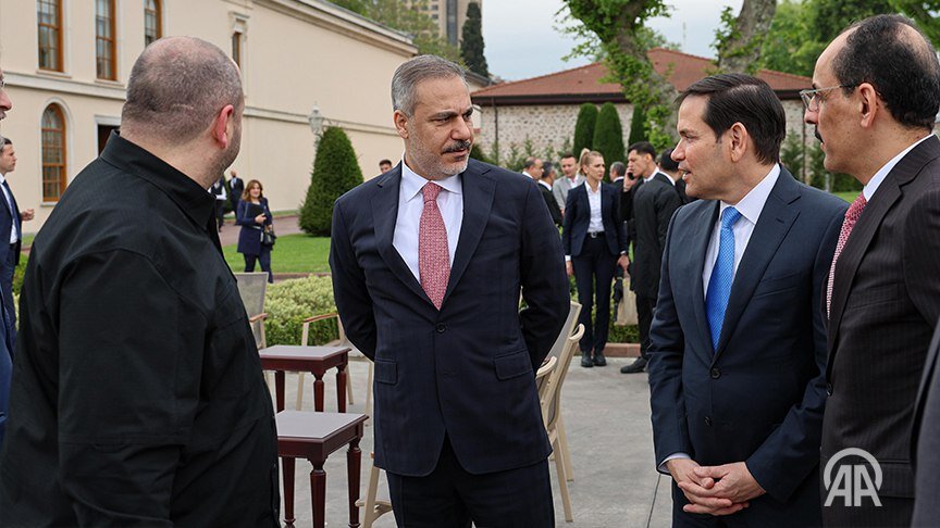 تصاویری از گفتگوهای ترکیه، آمریکا و اوکراین در استانبول