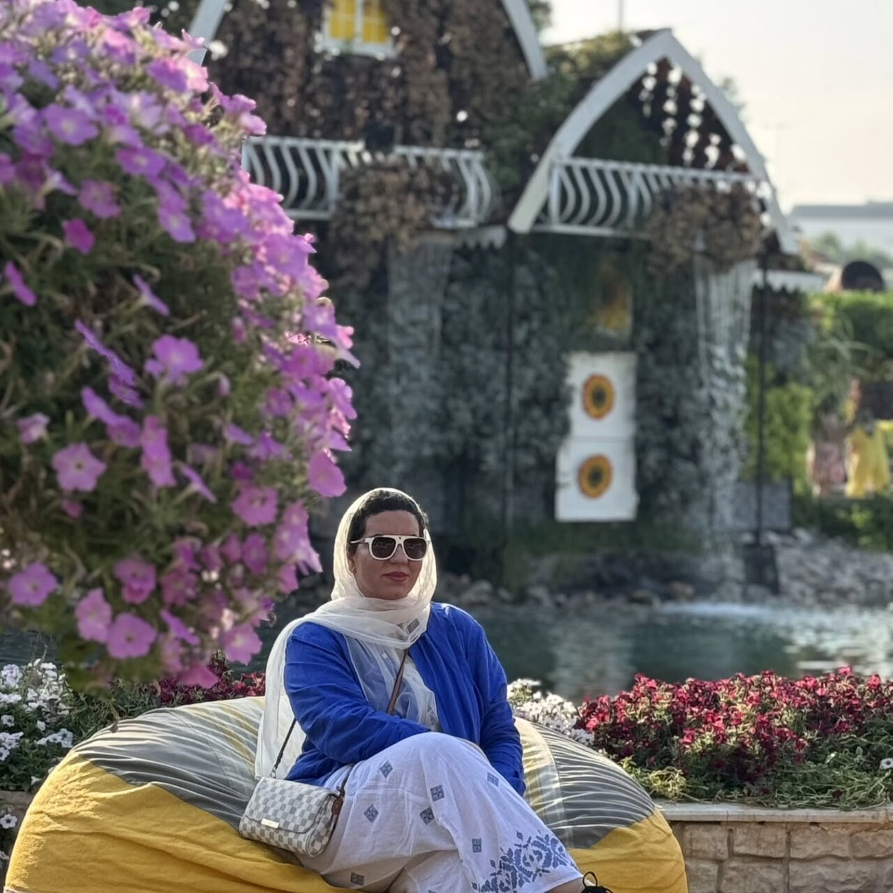 پوشش بازیگر سریال «نون.خ» در دبی/ عکس