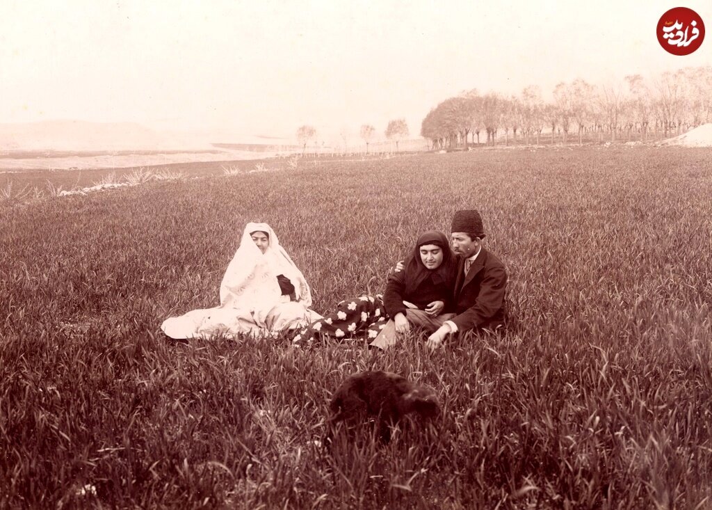 عکس/ ژست عاشقانه نوه ناصرالدینشاه در کنار همسرش