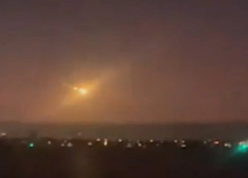 دیده شدن شهابسنگ در ساعت ۶ صبح خبرساز شد/ عکس