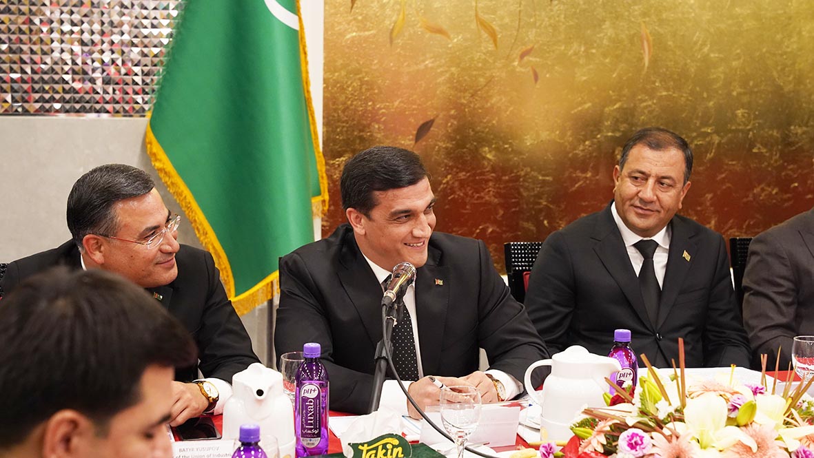 سفیر ترکمنستان: همکاریها وارد فاز عملیاتی میشود