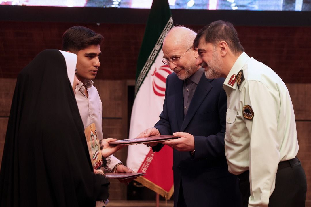 حضور همزمان رئیسمجلس و سردار رادان در یک نشست/ ماجرا چه بود؟