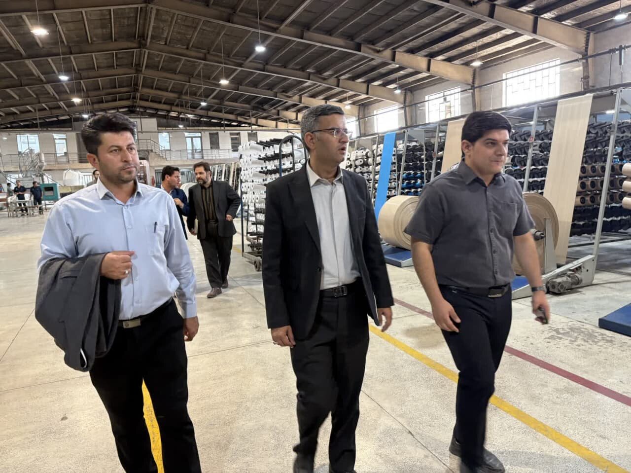 بازدید مسئولین شهرستان میبد از واحد های تولیدی شرکت بستنی سپید و شرکت یاس کیسه بازدید مسئولین شهرستان میبد از واحد های تولیدی شرکت بستنی سپید و شرکت یاس کیسه