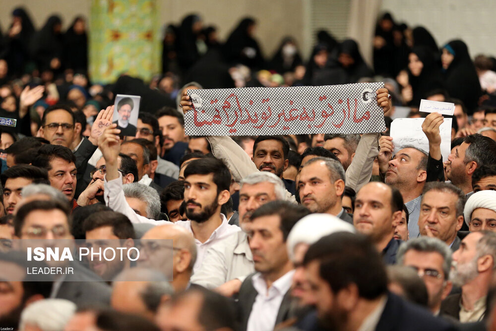 تصاویری از دیدار معلمان با رهبر انقلاب/ وزیر آموزش و پروش دولت احمدی نژاد هم بود