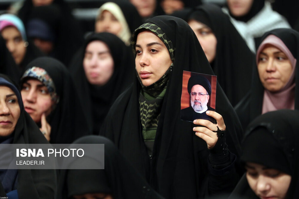 تصاویری از دیدار معلمان با رهبر انقلاب/ وزیر آموزش و پروش دولت احمدی نژاد هم بود