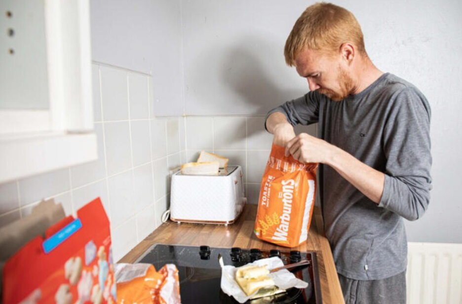 این مرد تقریبا چیزی نمیخورد/ بیماری او چیست؟+ عکس