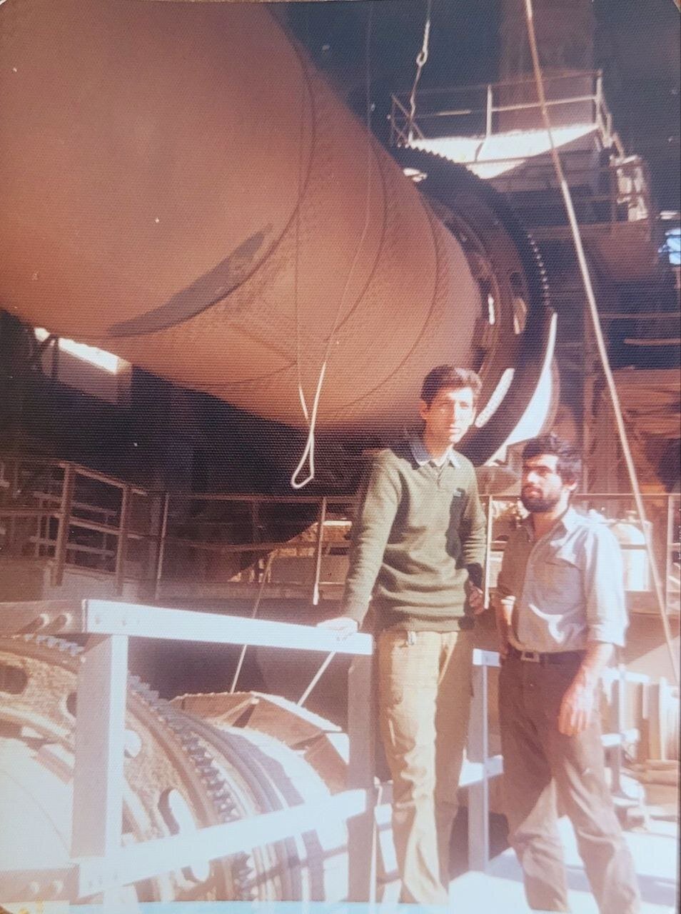 کارگران این کارخانه برای اولین بار در ایران پرتقال خوردند