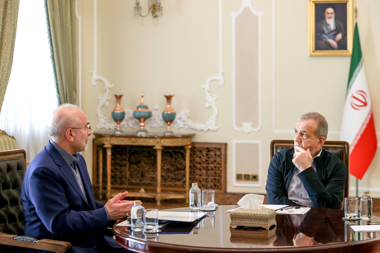 تصویری خاص از استقبال رئیسجمهور از قالیباف در نهاد ریاست جمهوری